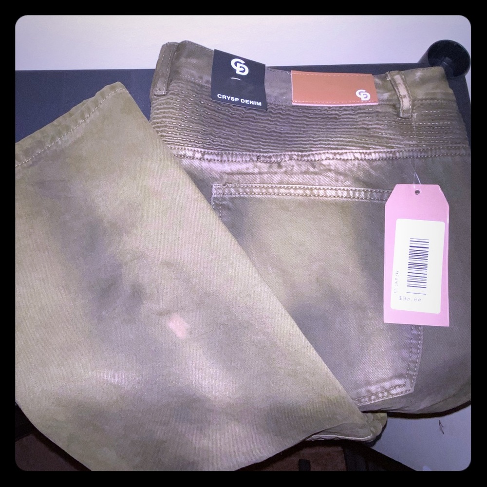 Crysp Denim Men’s Zippered Distressed Jeans